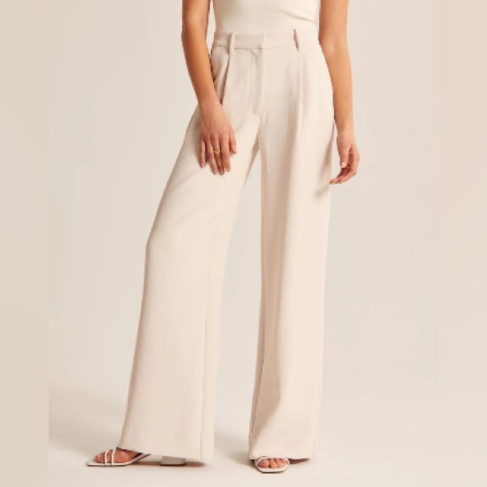 NWOT DAISY GRACE WIDE LEG TROUSERS
